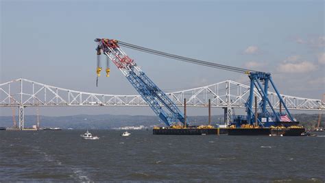 Large Floating Crane Reaches Ny Bridge Project