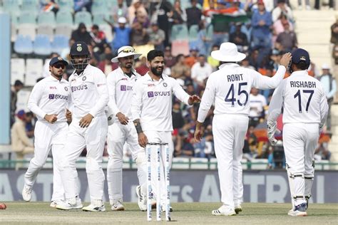 Ind Vs Sl 1st Test Day 3 भारताने एक डाव आणि 222 धावांनी जिंकला पहिला कसोटी सामना मालिकेत 1