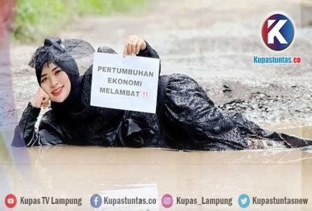 Kupas Tuntas Selebgram Kritik Jalan Rusak Puluhan Tahun Di Lampung