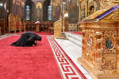 Trimiteti vă rog PANA LUNI 27 02 ORA 09 00 Programul Liturgic în