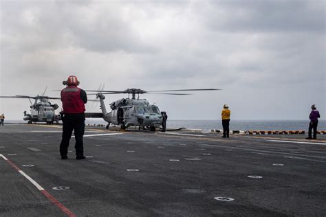 DVIDS - Images - USS America Conducts Flight Operations [Image 4 of 6]