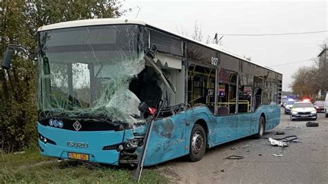 Accident rutier în apropiere de Tohatin cu implicarea unui autobuz