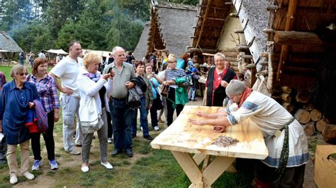 23 Festyn Archeologiczny W Biskupinie Wideo Polskie Radio PiK