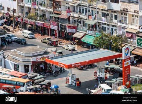 Total Petrol Station Hi Res Stock Photography And Images Alamy