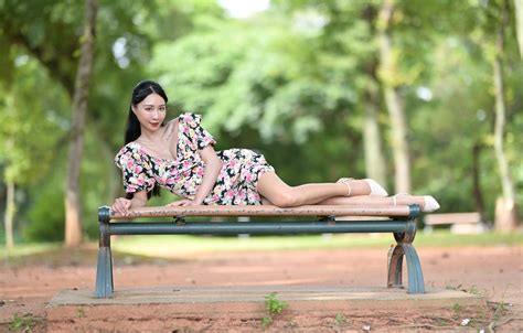 Wallpaper Look The Sun Trees Pose Park Model Portrait Makeup For