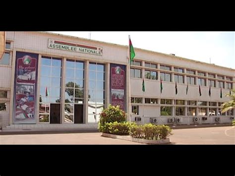 Au Burkina Faso Le Parlement Adopte La Loi Portant R Vision De La