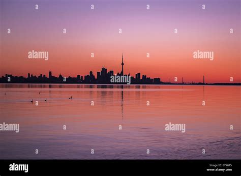 Toronto skyline sunrise Stock Photo - Alamy