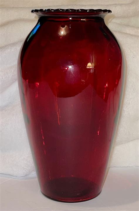 Vintage Anchor Hocking Red Royal Ruby Glass Vase W Scalloped Rim 9 Inches Tall Ebay