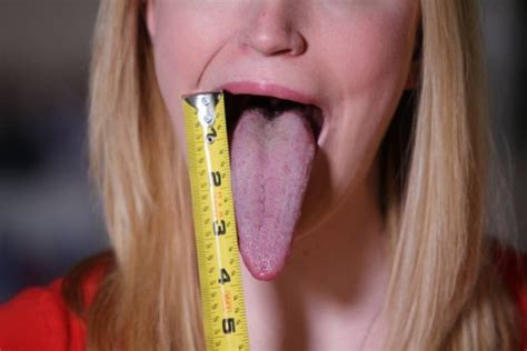 Adrianne Lewis Reckons She May Have The Worlds Longest Tongue And We