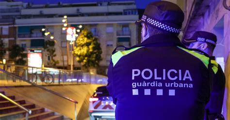 Una Detenida Por Apuñalar En El Trasero A Un Agente De La Guardia Urbana De Barcelona