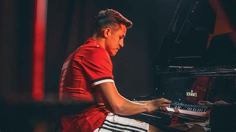 Video Manchester United Complete The Signing Of Alexis Sanchez