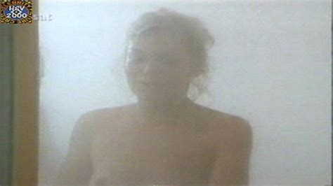 Naked Constanze Engelbrecht in Mandelküsschen