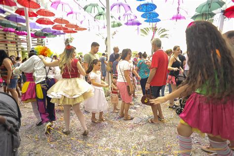 Bailinhos De Carnaval Para Crian As Tomam Conta De Shopping De Sp