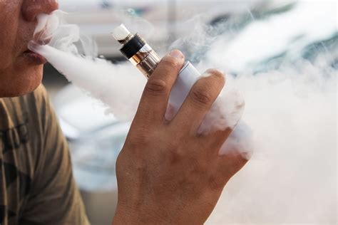 Kandungan Liquid Vape Yang Berbahaya Untuk Kesehatan Hello Sehat