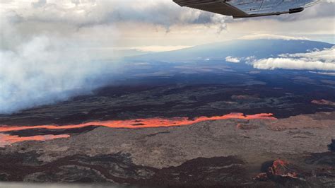 Mauna Loa Eruption Migrates To Northeast Rift Zone Several Fissures Open