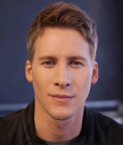 Gays Bis Dustin Lance Black Um Roteirista E Diretor De Cinema E