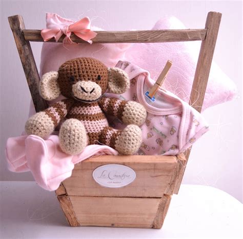 Vintage Baby Basket For Girls En Canasta De Regalo Regalos Para