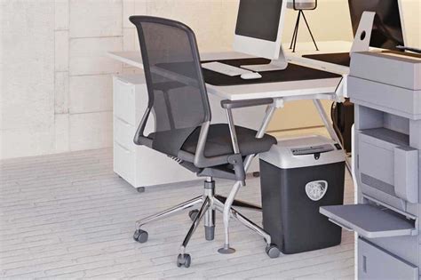 Are Mesh Office Chairs Better? [Pros and Cons]