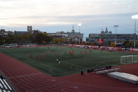 Gettler Stadium The Bearcats And The Usf Bulls Warm Up Ahe Flickr