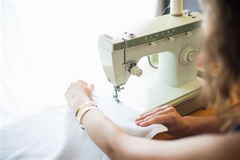 How to Use a Take-Up Lever on a Sewing Machine