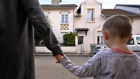 La Défenseure des droits se penche sur l aide à l enfance dans la Somme