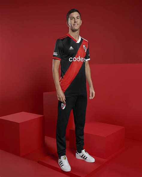 Así es el diseño de la nueva camiseta de River Plate 2023 PuroDiseño