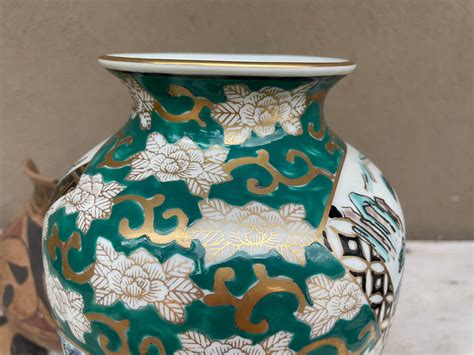 Vintage Japanese Gold Imari Porcelain Vase 9 5 Tall Green Black Gold