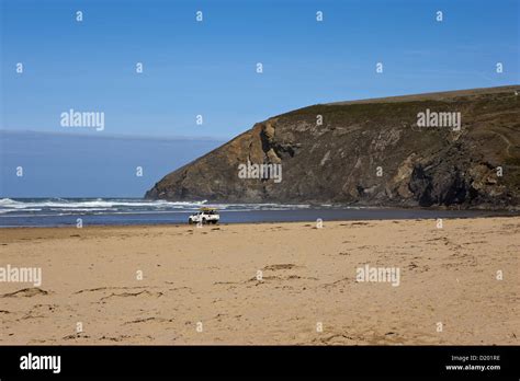 Mawgan Porth Beach Stock Photo - Alamy