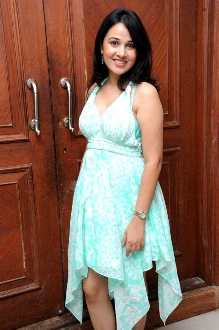 Actress Nisha Kothari Latest Stills Eepixer