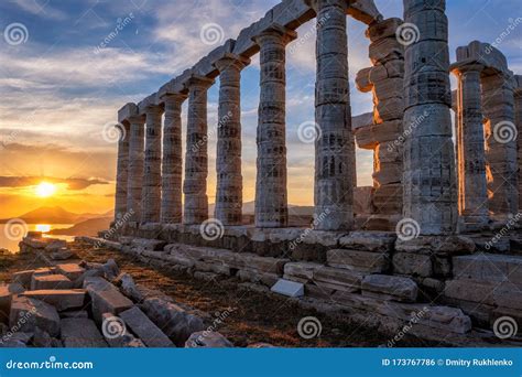 Ruinas Del Templo De Poseidón En El Cabo Sounio Al Atardecer Grecia