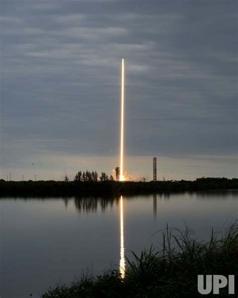 Photo Spacex Launches Starlink Satellites From The Kennedy Space