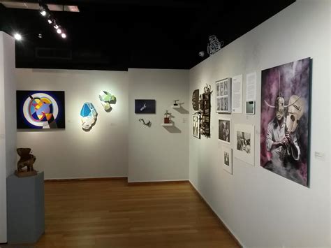 100 Razones Para Visitar La Reciente Exposición De La Galería De Arte En La Universidad Del