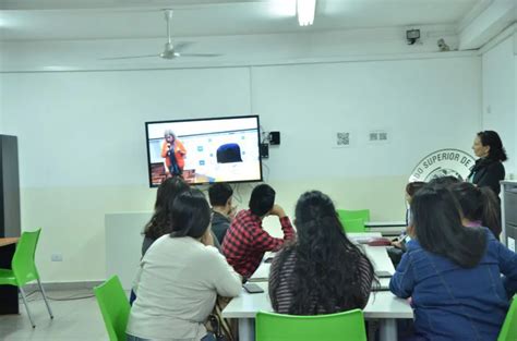 ALUMNOS DEL LENGUAS VIVAS REALIZAN PRÁCTICAS PROFESIONALIZANTES EN TURISMO