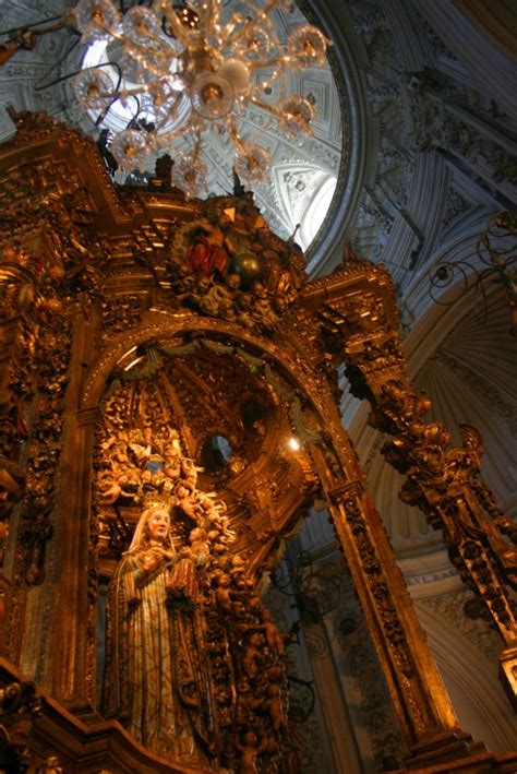 Fotografías e información de capilla de la virgen de los ojos grandes