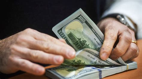 El dólar blue sigue subiendo y toca el techo de los 1 200 en Rosario