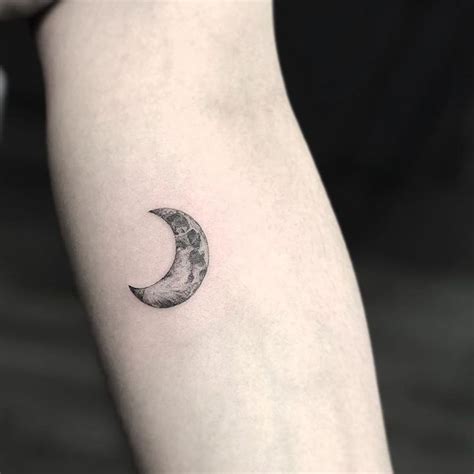 Crescent moon tattoo | Body art tattoos, Tattoos, Small tattoos