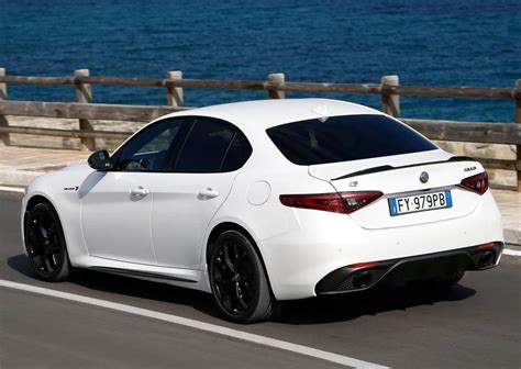 Alfa Romeo Giulia Info Prijs Alternatieven Autoscout