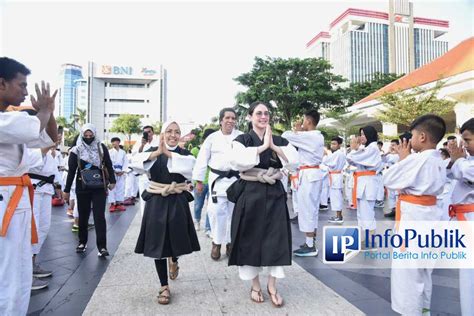 InfoPublik Latihan Bersama Kempo Se Jatim Arumi Bachsin Sapa Ratusan