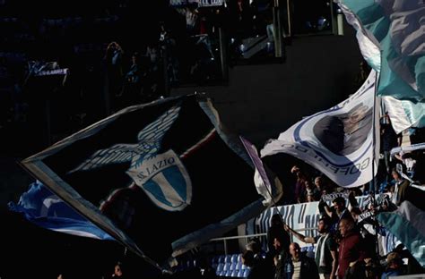 Lazio, striscione shock dei tifosi a Milano: 