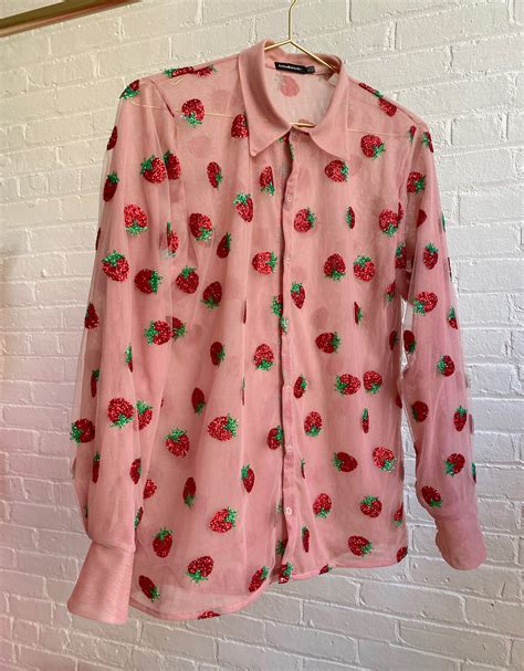 Strawberry Shirt Lirika Matoshi