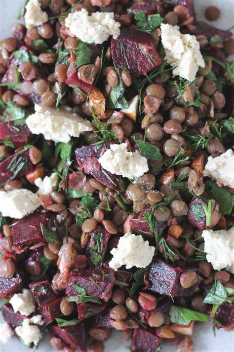 Salade De Lentilles Et De Betteraves Avec Feta De Tofu Valises