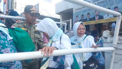 Jemaah Calon Haji Asal Kota Tasikmalaya Kloter Dan Jks