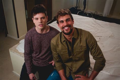 Felipe Roque viverá romance gay em filme nacional MH Celebridades e TV