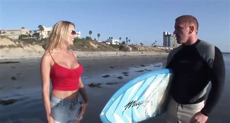 Milf dicke Titten fickt jüngeren Typen xHamster