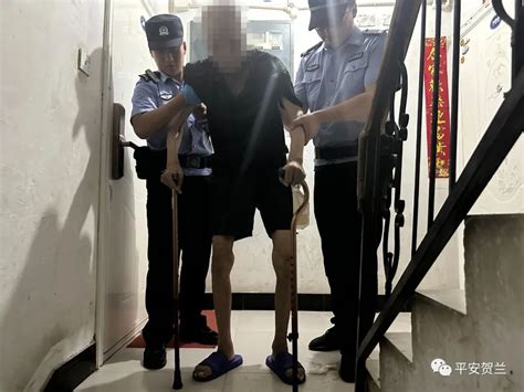 【24小时警事】凌晨两点半，“偷偷溜出家门”的老人被民警安全护送回家澎湃号·政务澎湃新闻 The Paper