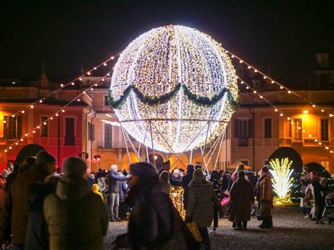 Un Natale Brillante In Lombardia Il Caro Bollette Non Spegne Le