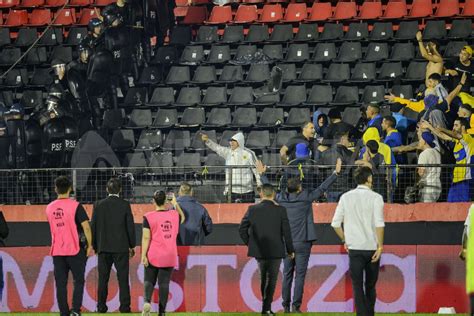 Graves Incidentes En Rosario Hinchas De Boca Y De Gimnasia