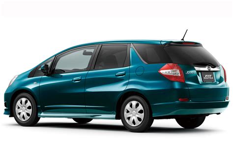 Shuttle Liftoff Honda Fit Shuttle Hits Dealers In Japan Rakes In