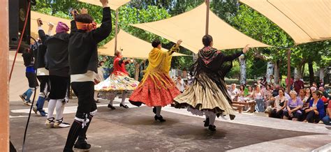 Santa Cecilia Cantos De Estilo Jotas Variadas Y Mucha Indumentaria En