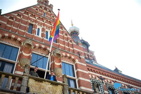 Gemeente Hijst Regenboogvlag Als Statement Tegen Lhbti Wetgeving Hongarije Oldambtnunl